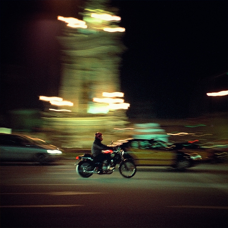 'Bonjour' | 3/5 | 2005.